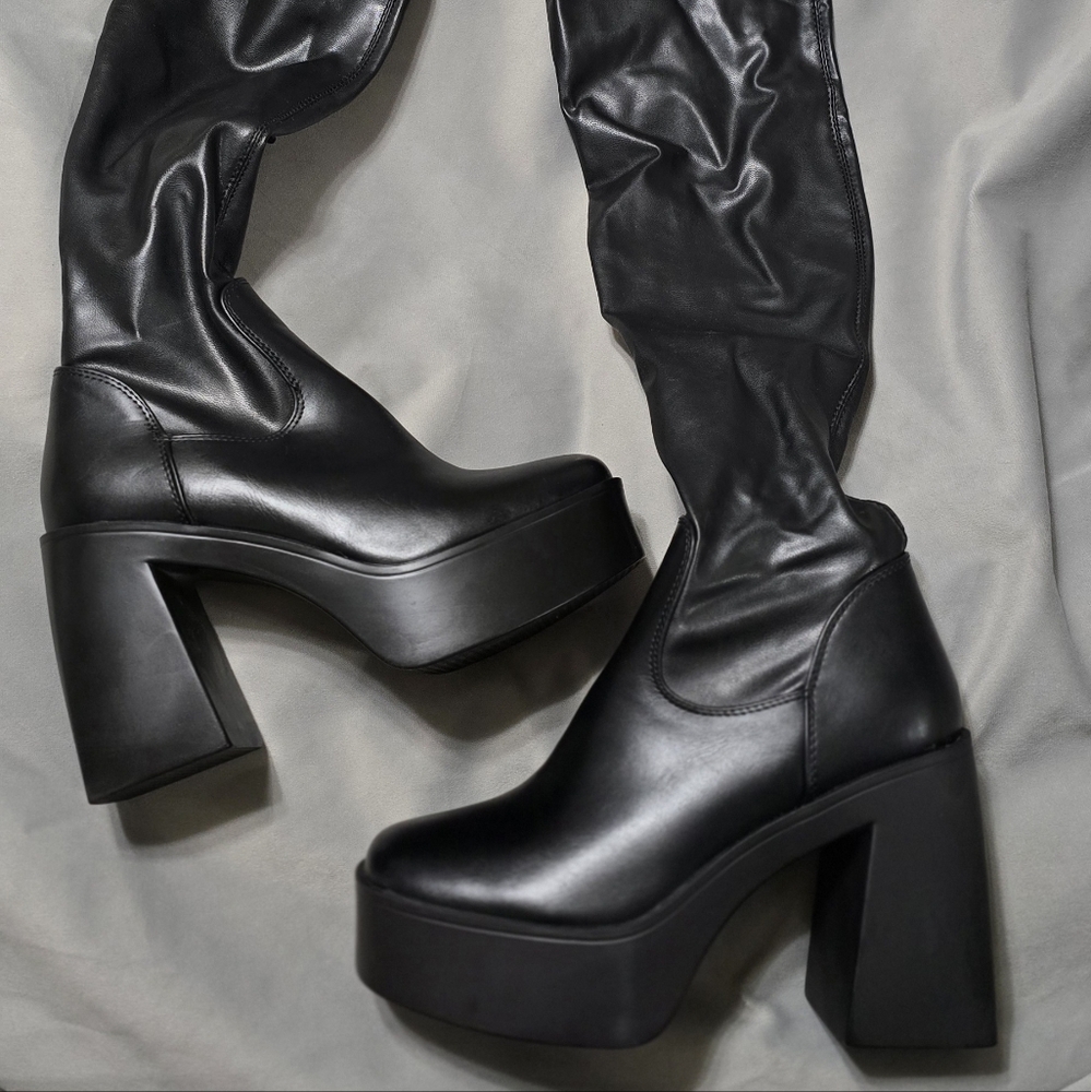 NWOT Glossy Black Over the Knee Platform Boots